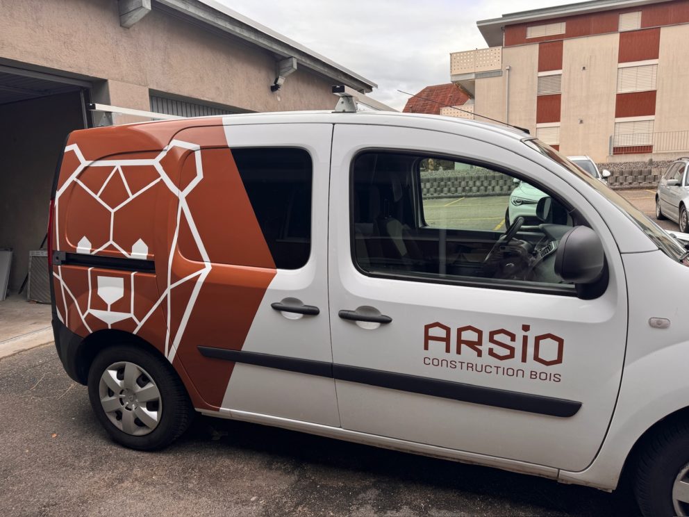 Véhicules personnalisés pour les charpentiers Arsio-3