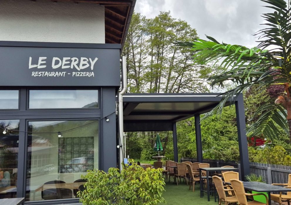Habillage de façade pour le restaurant du Derby-2