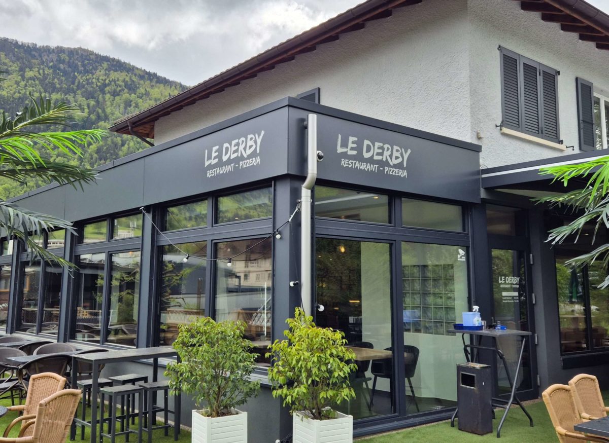 Habillage de façade pour le restaurant du Derby
