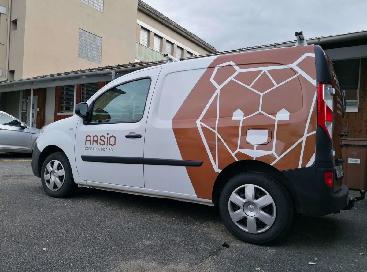 Véhicules personnalisés pour les charpentiers Arsio