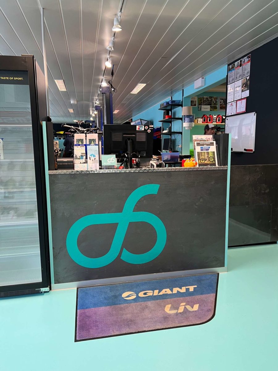 Habillage de la nouvelle boutique de Fabien Bike à Tramelan