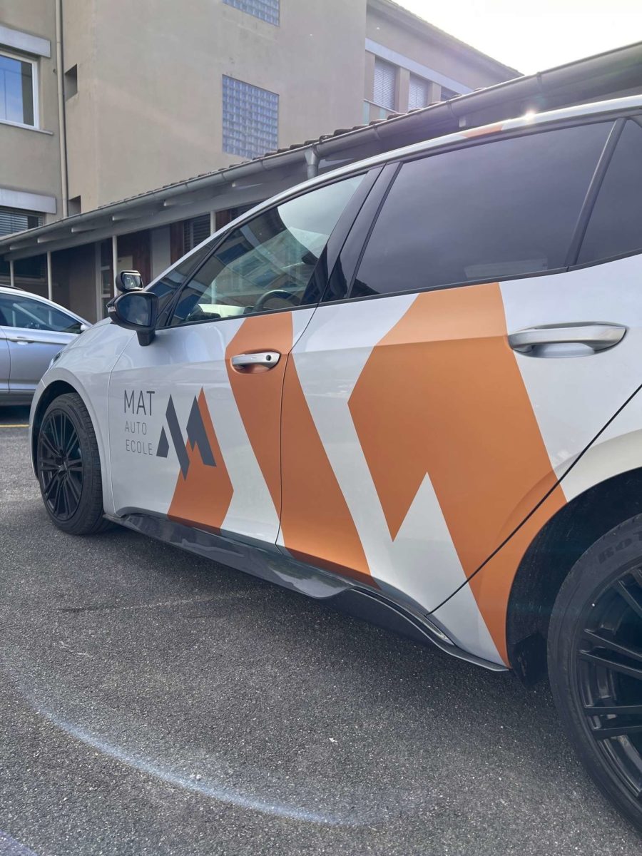 Habillage de véhicule pour Mat Auto-École à Delémont