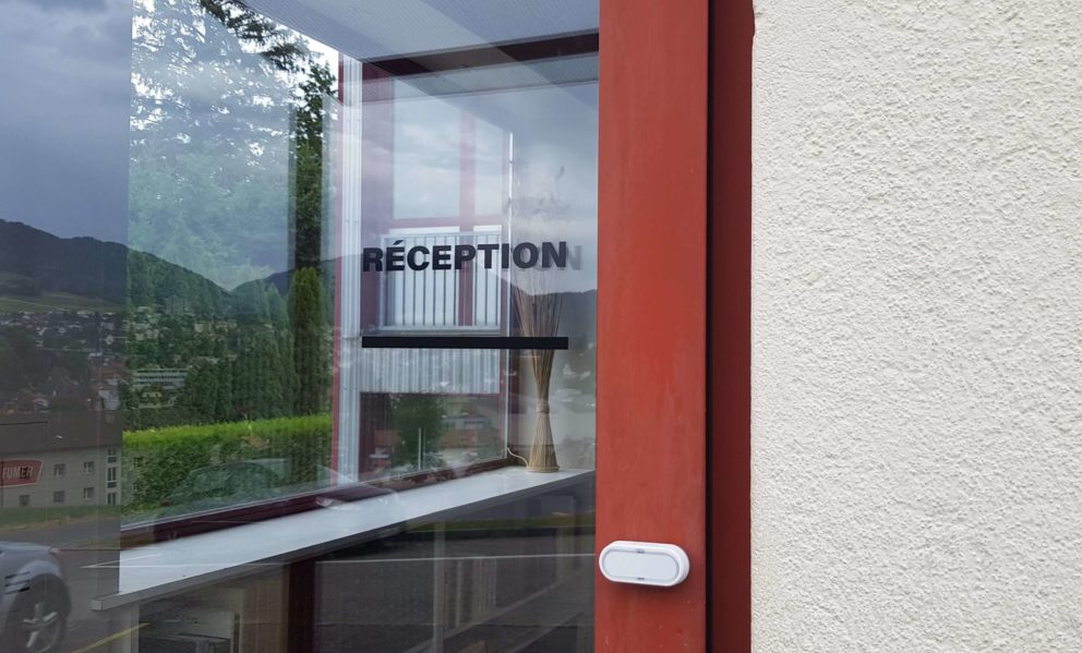Signalétique sur mesure pour Eichenberger Électricité-8
