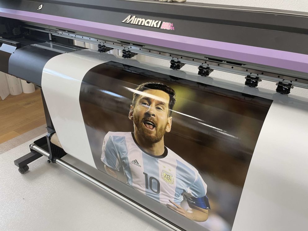 Emballage graphique et signalétique pour le Mondial 2022 au Forum de l'Arc-3