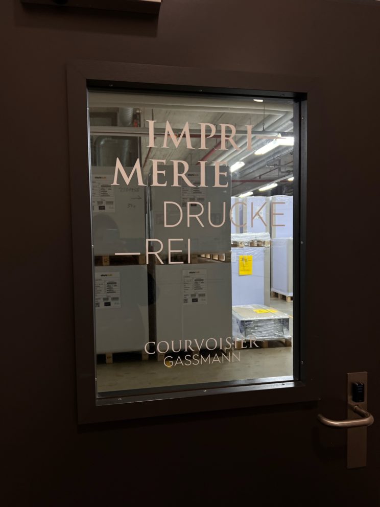 Signalétique d'ambiance pour l'imprimerie Courvoisier de Bienne-8