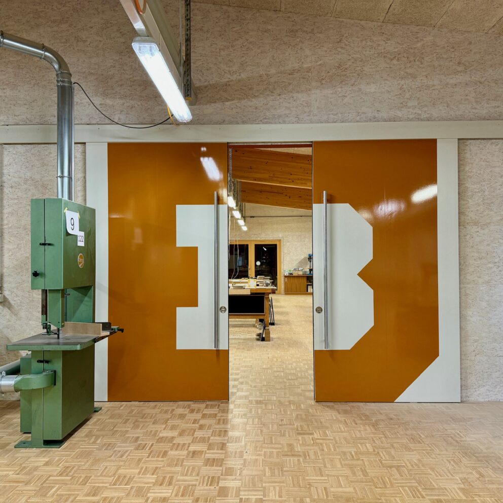 Signalétique personnalisée pour l’Ecole Jurassienne du Bois-8