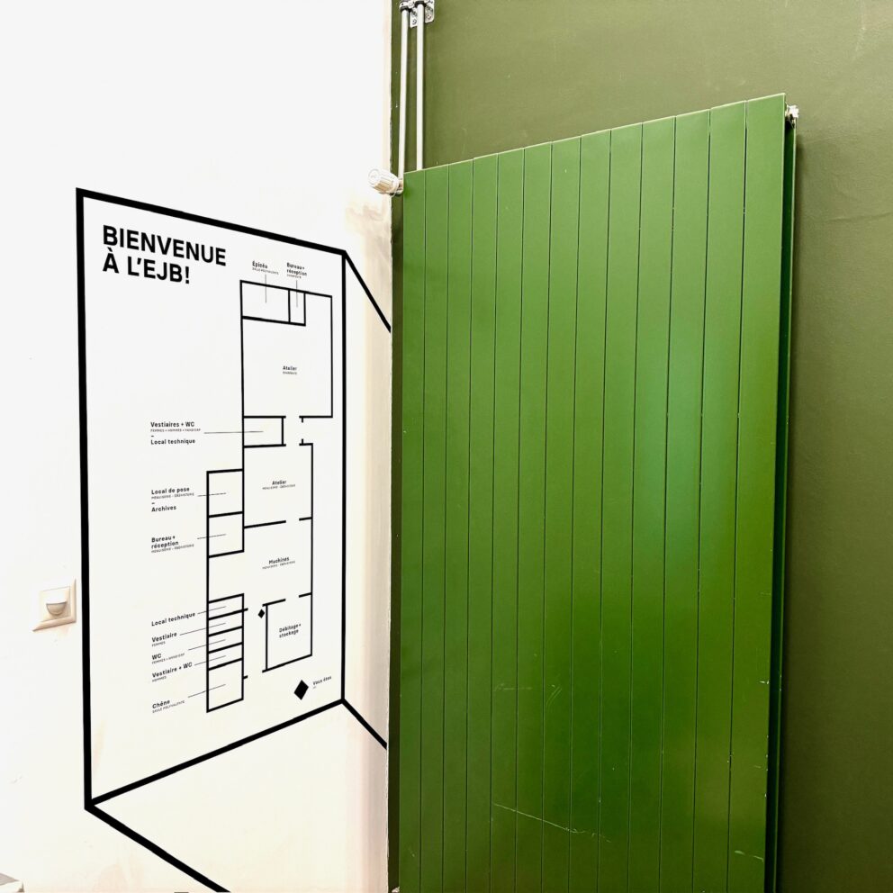 Signalétique personnalisée pour l’Ecole Jurassienne du Bois-17