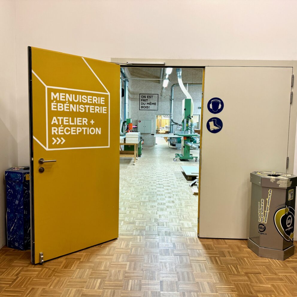 Signalétique personnalisée pour l’Ecole Jurassienne du Bois-16