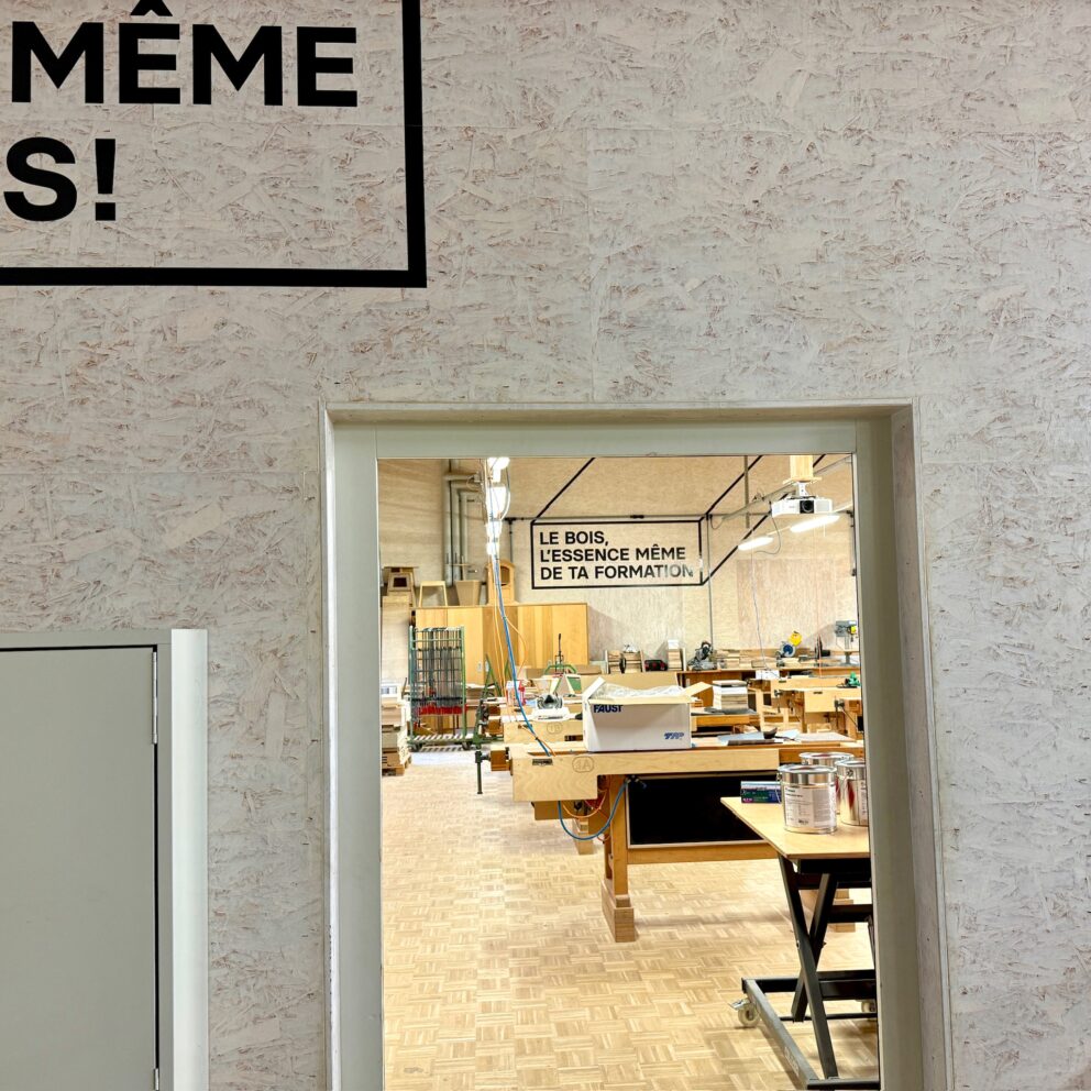 Signalétique personnalisée pour l’Ecole Jurassienne du Bois-13