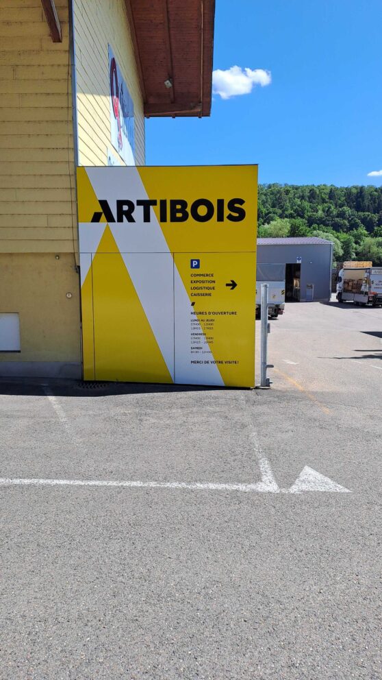 Panneau, enseigne et totem pour Artibois à Porrentruy-6