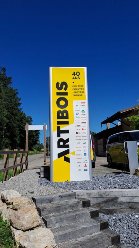 Panneau, enseigne et totem pour Artibois à Porrentruy-7