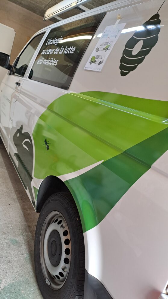 Personnalisation d'un véhicule pour l'entreprise Lehmann EcoProtect Sàrl-4