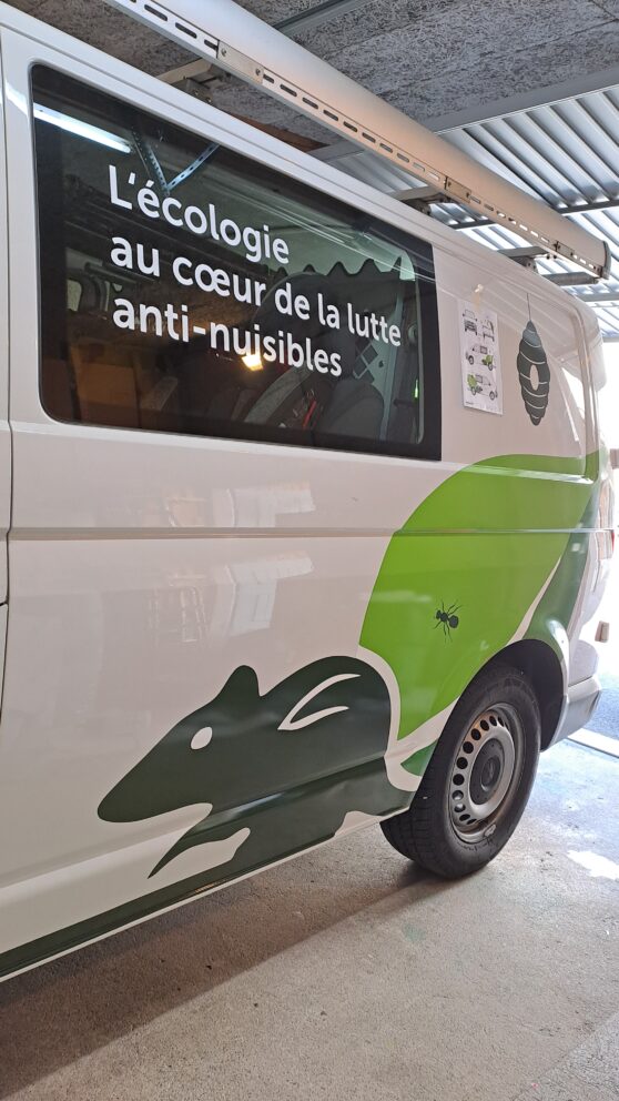 Personnalisation d'un véhicule pour l'entreprise Lehmann EcoProtect Sàrl-3