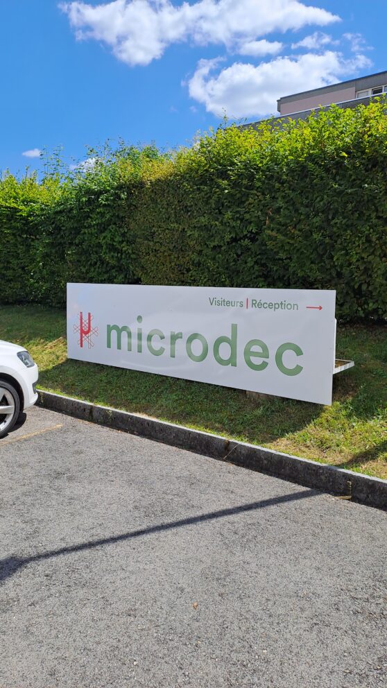 Signalétique intérieure et extérieure pour Microdec-3