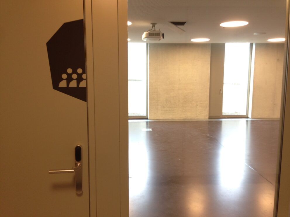 Signalétique sur mesure pour le Polyadès de Delémont-4