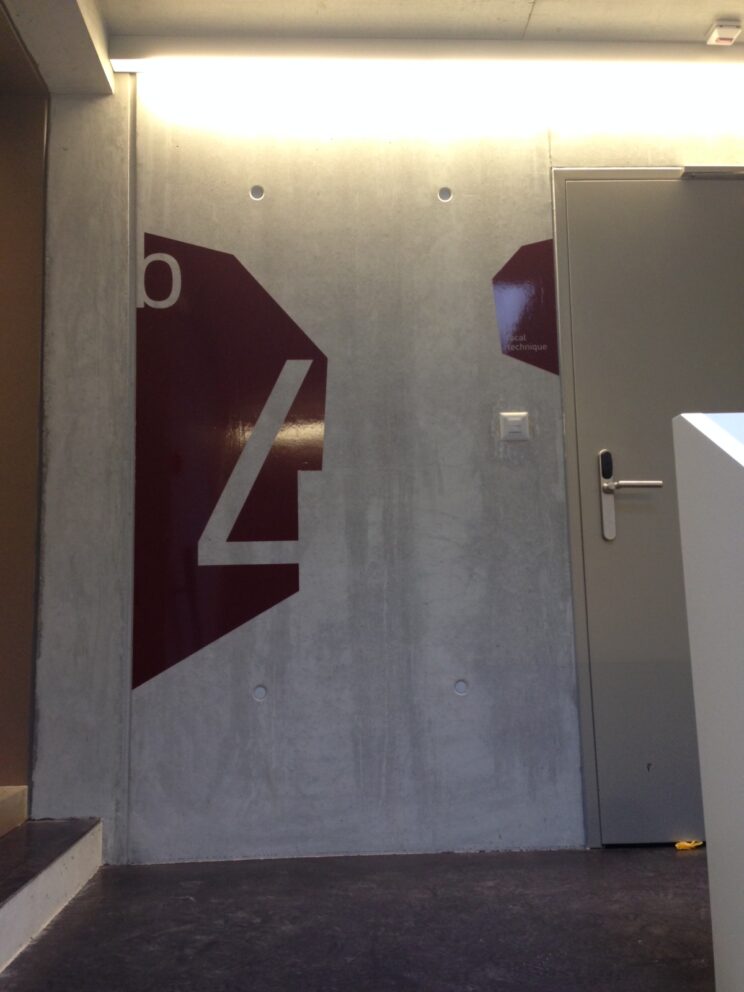 Signalétique sur mesure pour le Polyadès de Delémont-9