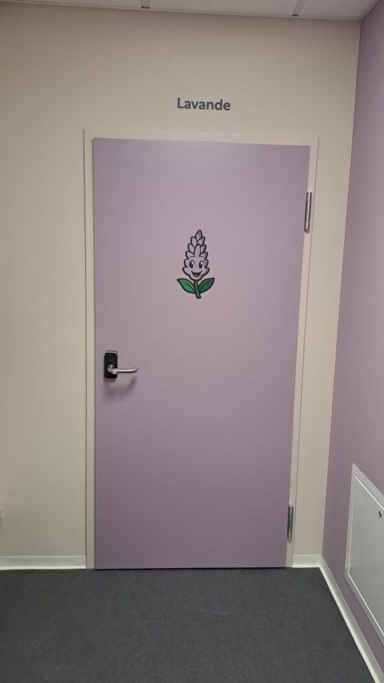 Une signalétique toute en couleur pour la Maison de l'Enfance à Sonceboz-7