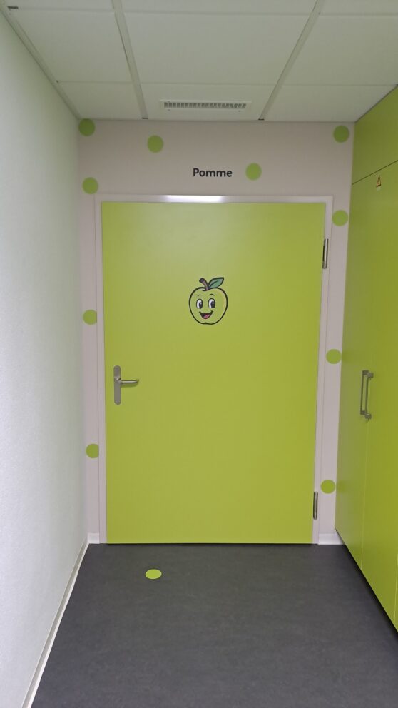 Une signalétique toute en couleur pour la Maison de l'Enfance à Sonceboz-8