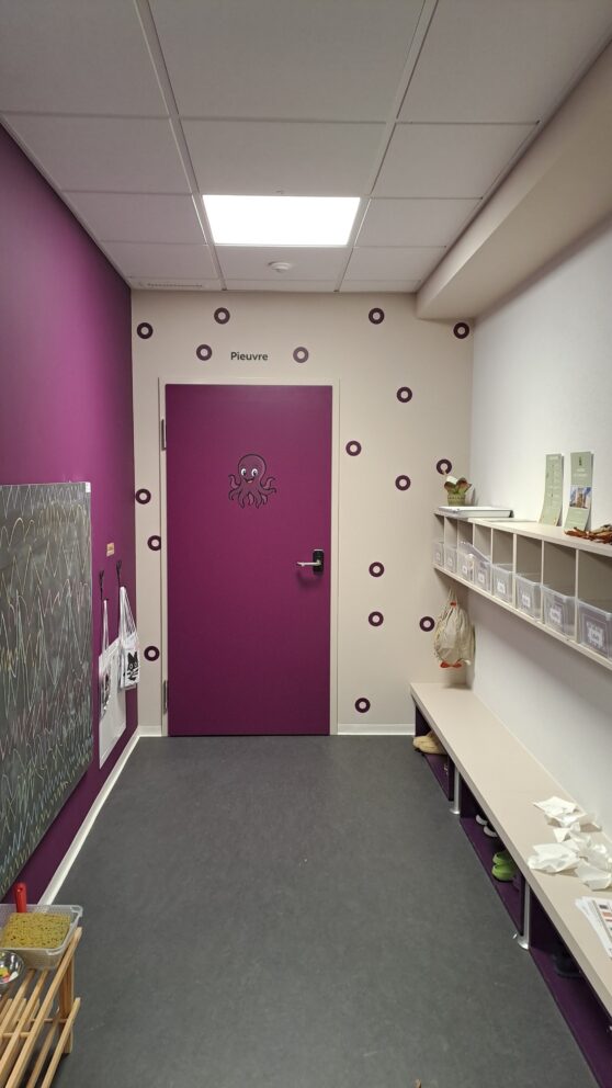 Une signalétique toute en couleur pour la Maison de l'Enfance à Sonceboz-9